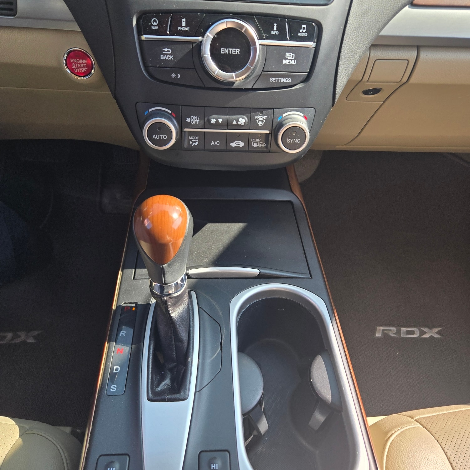 2017 Acura RDX Tech — photo 8 of 10