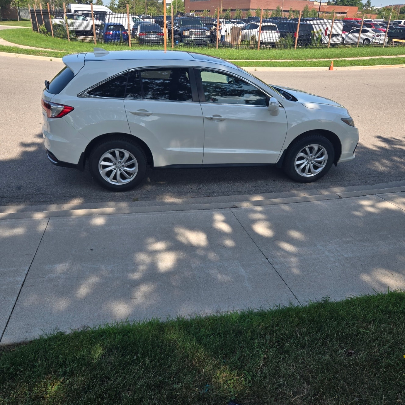 2017 Acura RDX Tech — photo 2 of 10