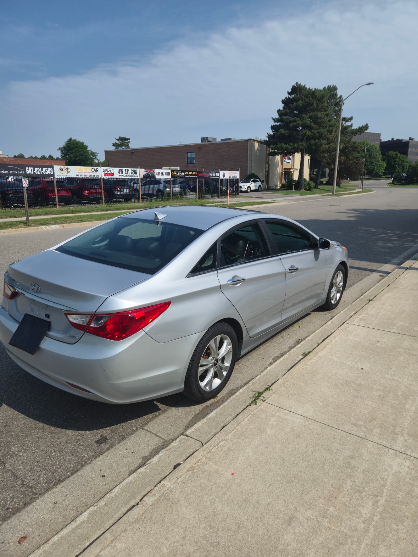 2011 Hyundai Sonata Limited — photo 6 of 9
